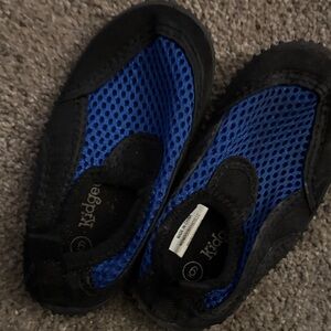 Kidgets Black and Blue Water Shoes